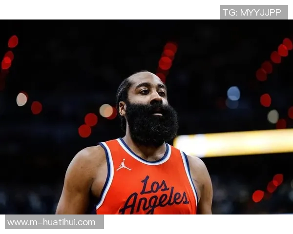 哈登赞大洛在训练营中展现惊人实力为球队贡献巨大价值 哈登赞大洛在训练营中展现惊人实力为球队贡献巨大价值