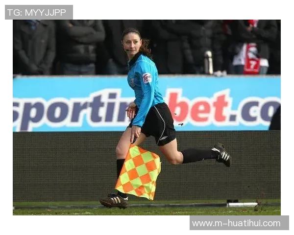 意大利女边裁因美貌遭职业歧视自述不平等经历与坚持
