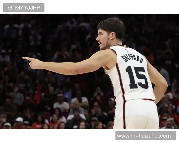 奥科吉盛赞谢泼德自信心强大是成为优秀射手的关键因素 奥科吉盛赞谢泼德自信心强大是成为优秀射手的关键因素